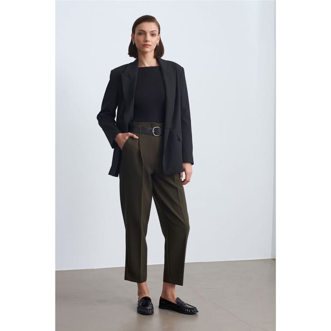 Hoge Taille Rechte Pijpen Crepe Broek Met Ceintuur