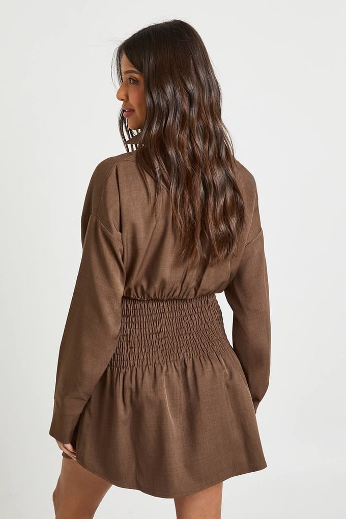 boohoo Dames Geraffelde taille overhemdjurk | Chocolate | Maat: 8