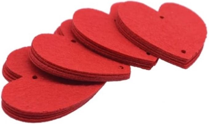 Go Go Gadget - Hartjes slinger - Versiering - Rode hartjes - Valentijn - Verloving - Bruiloft - Trouwdag - Vilt - Rood