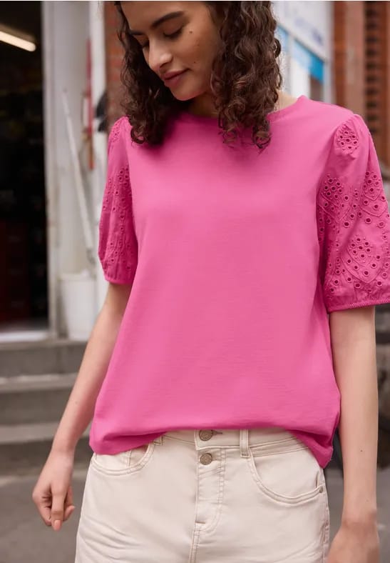 Shirt met geborduurde mouwen