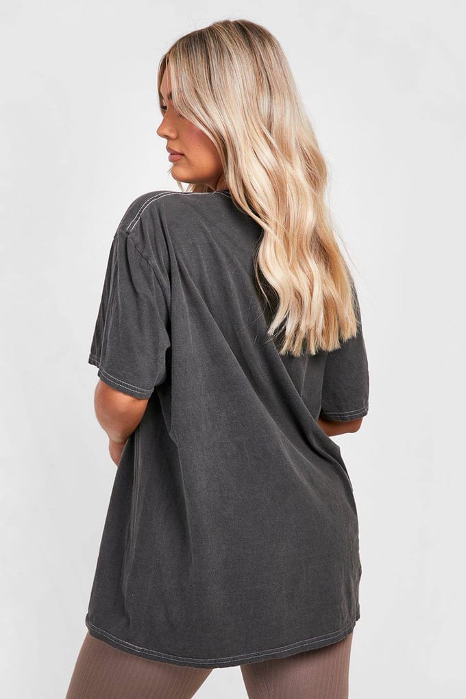 boohoo Dames Plus Arizona Washed Oversized T-shirt | Houtskool | Maat: 48