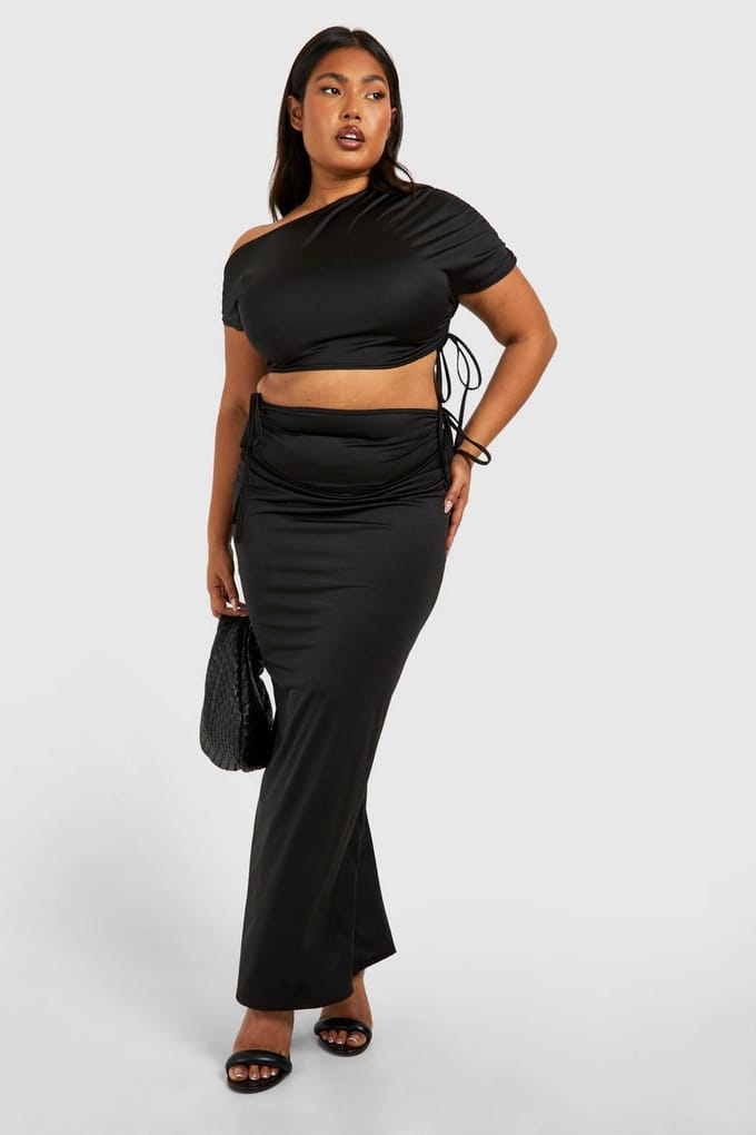 boohoo Dames Plus Geritste Drapeer Schouder Crop Top en Maxi Rok | Zwart | Maat: 56