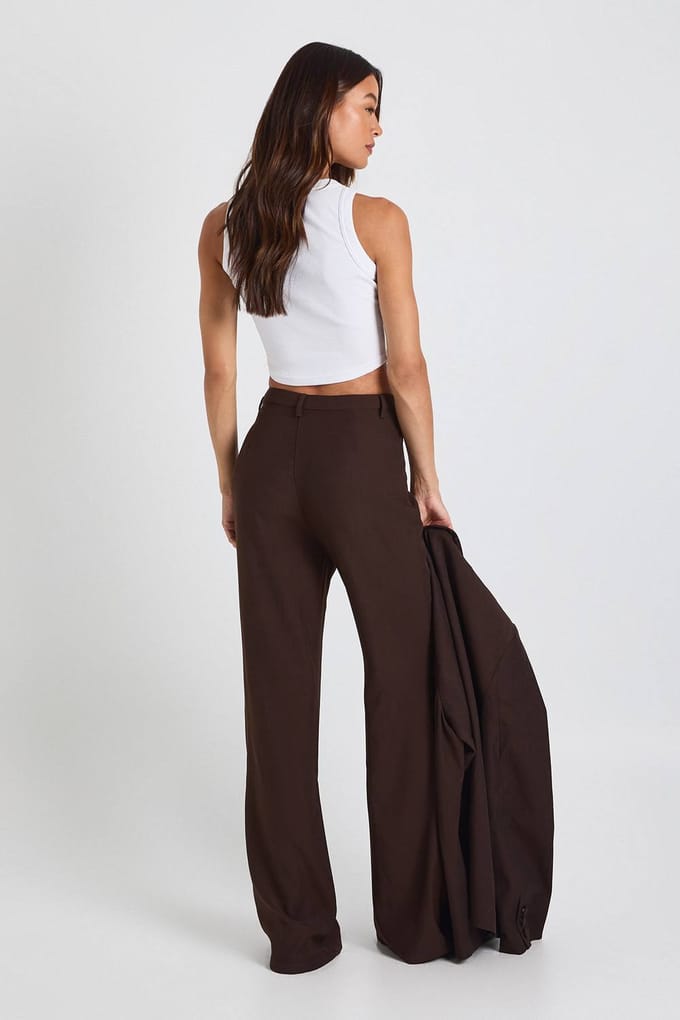 boohoo Dames Lange getailleerde slanke uitlopende broek | Chocoladebruin | Maat: 36