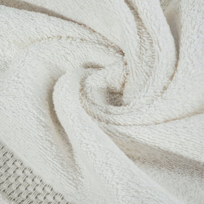 Crème handdoek 50x90 cm met decoratieve rand
