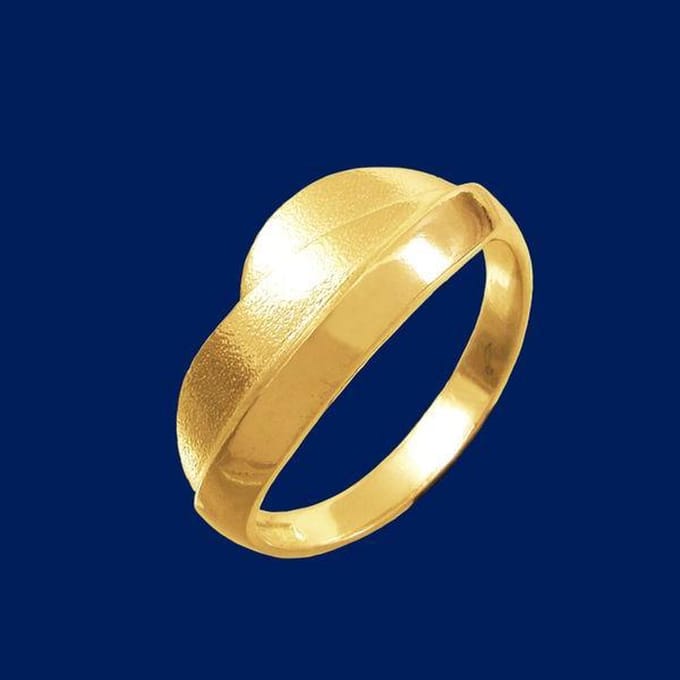 De heuvels. Gouden ring 16.5mm