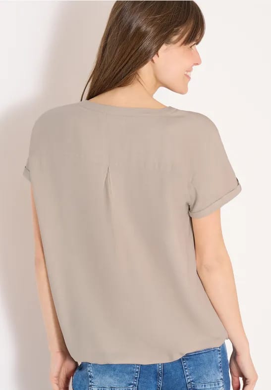 Blouse met korte mouwen en gespleten hals