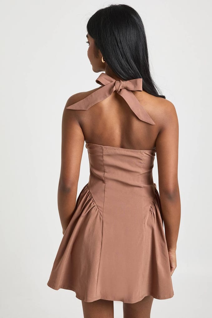boohoo Dames Halterneck Wijde Rok Mini Jurk | Chocoladebruin | Maat: 42