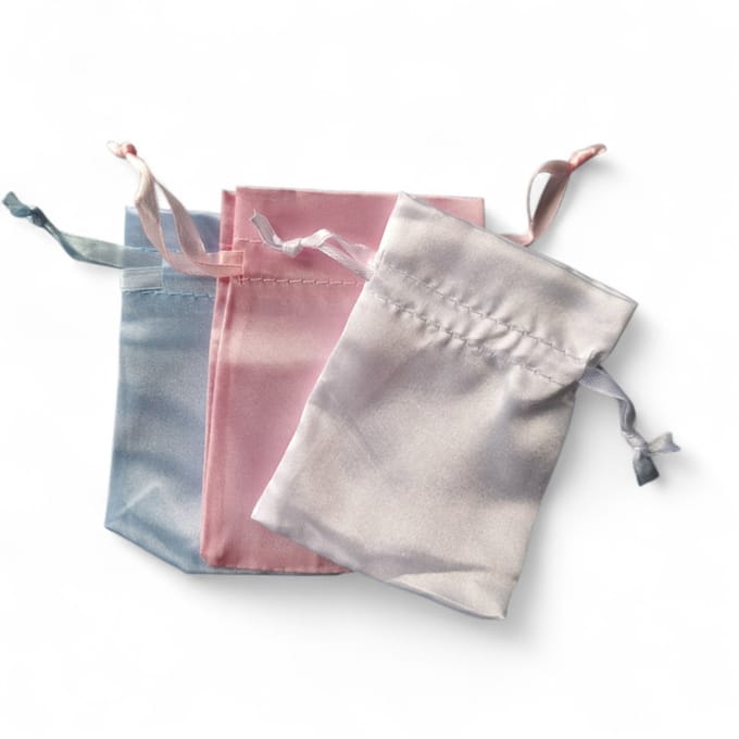 3 Satijn cadeauzakjes - mix - baby- geboorte