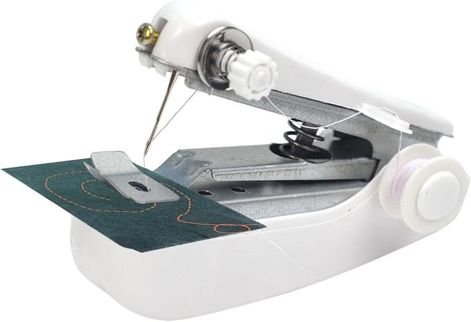 Handnaaimachine - Compacte naaier - Snelle reparaties - Draadloos en draagbaar - 11 x 7 x 4 cm - Wit