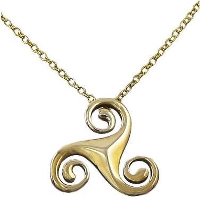 Bevelled triscele Bronzen hanger