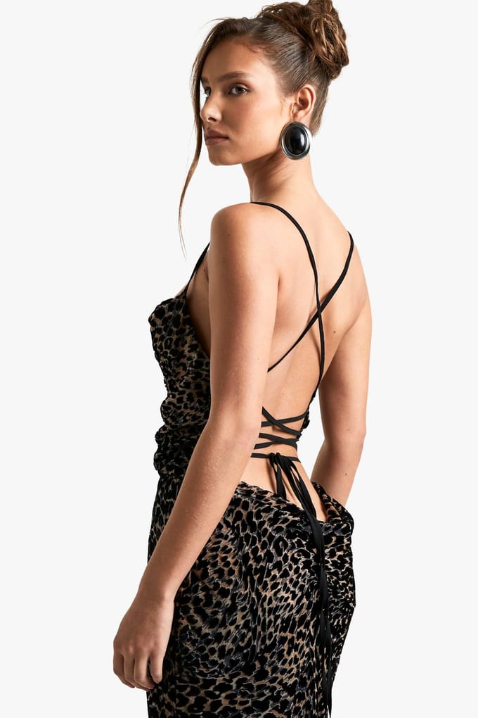 boohoo Dames Leopard Devore Cowl Neck Tie Back Maxi Jurk | Brown | Maat: 16