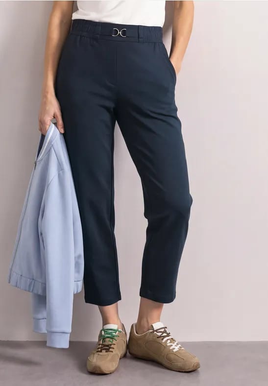 Slim Leg-broek met gespdetail