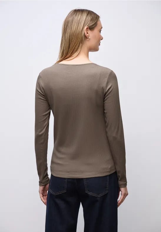 Shirt met hartvormige halslijn