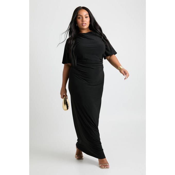 boohoo Dames Plus Angel Mouw Geraffelde Zijkolom Maxi Jurk | Black | Maat: 16