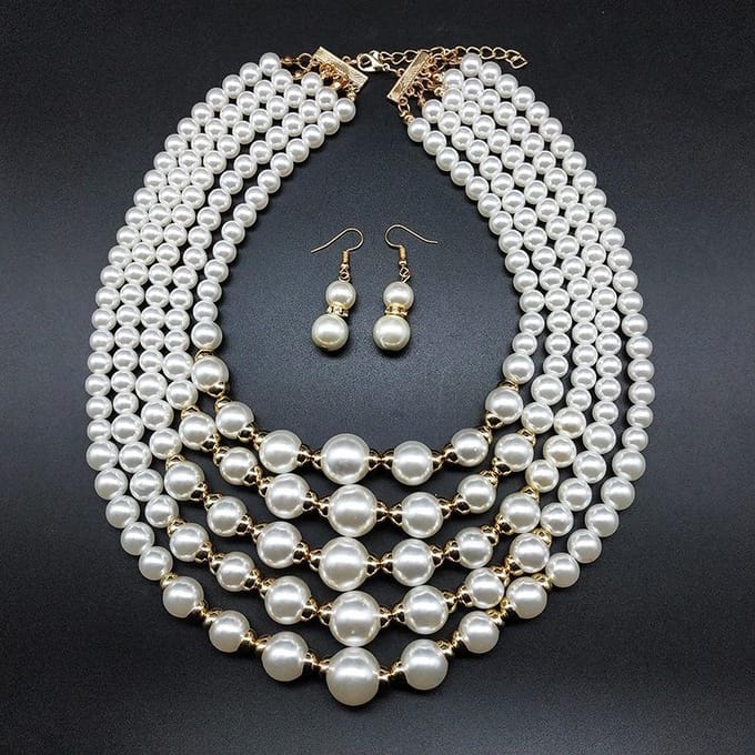 Europa en de Verenigde Staten Overdreven Parelketting Oorbellen Set Mode Meerlaagse Choker Hanger Trui Ketting Diverse Accessoires wit