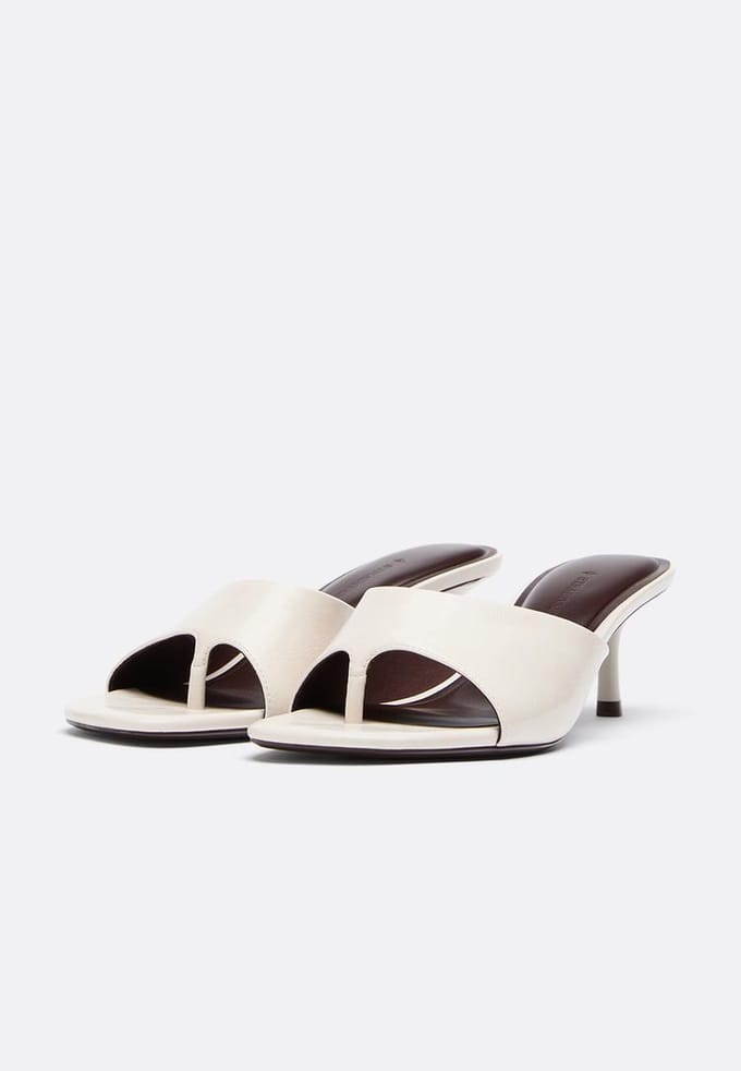 Stradivarius Sandalen met thonghak  ECRU 40