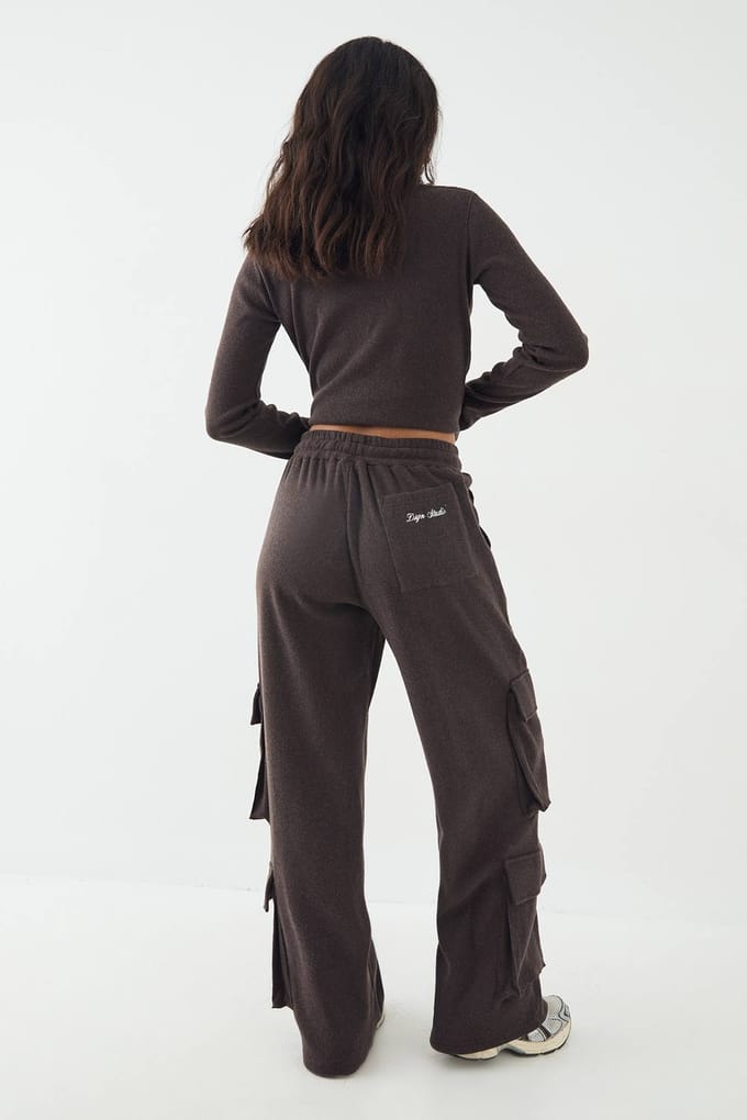 Dames DSGN Studio Geborstelde Rib Cargo Jogger | Chocolate | Maat: Small