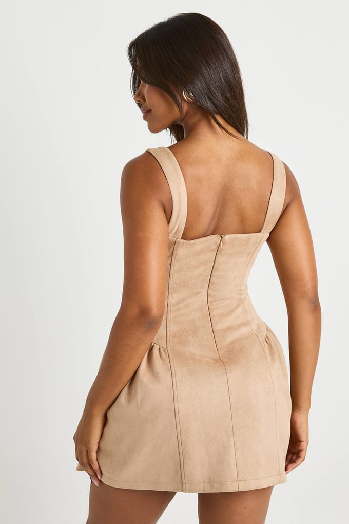 boohoo Dames Nep Suede Melkmeisje Minijurk | Stone | Maat: 14