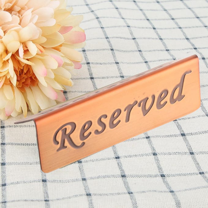 Dubbelzijdig gereserveerd tafelschild van roestvrij staal voor restaurant, bar, pub brown