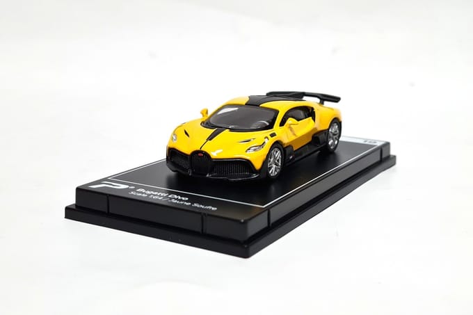 Bugatti Divo 1-64 Hypercar League Collection Postercars Die-cast geel