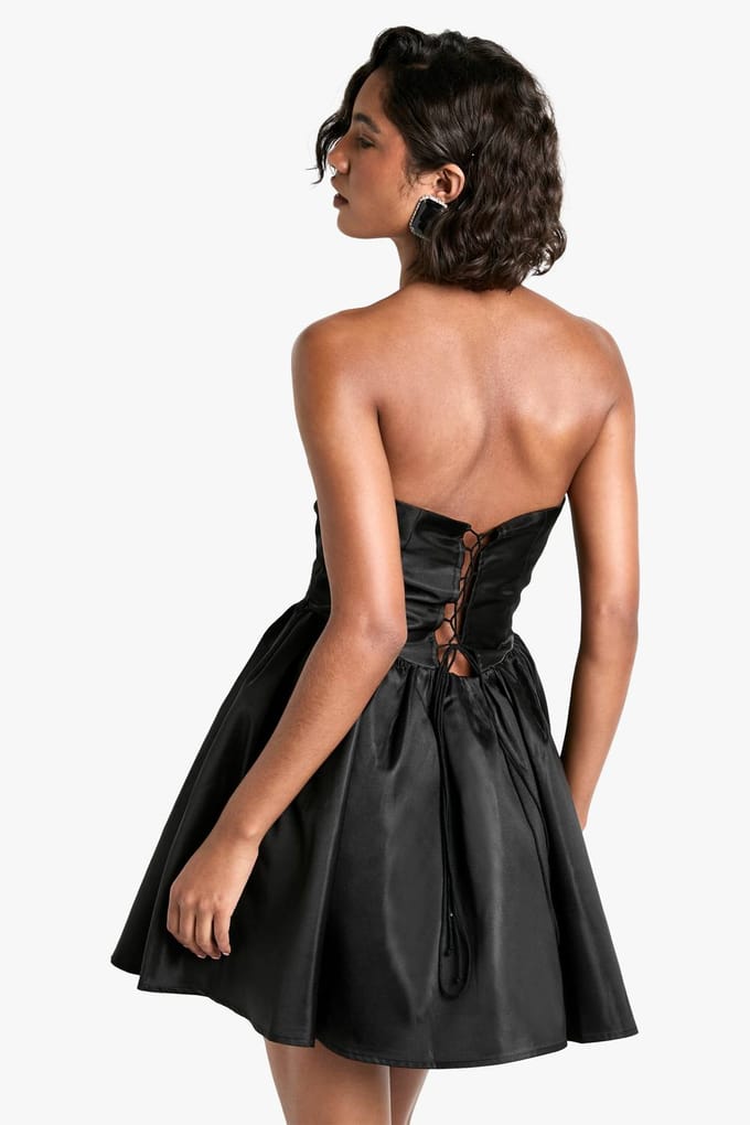 boohoo Dames Tall Corset Lace Up Mini | Zwart | Maat: 38