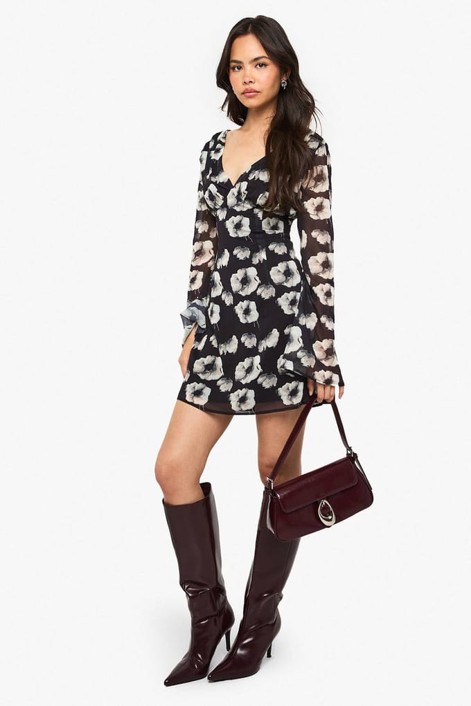 boohoo Dames Bloemen Chiffon Diep Uitgesneden Mini Jurk | Black | Maat: 8