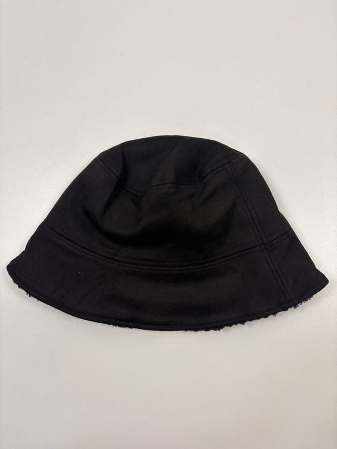 Bucket hat, vissershoedje, warm.