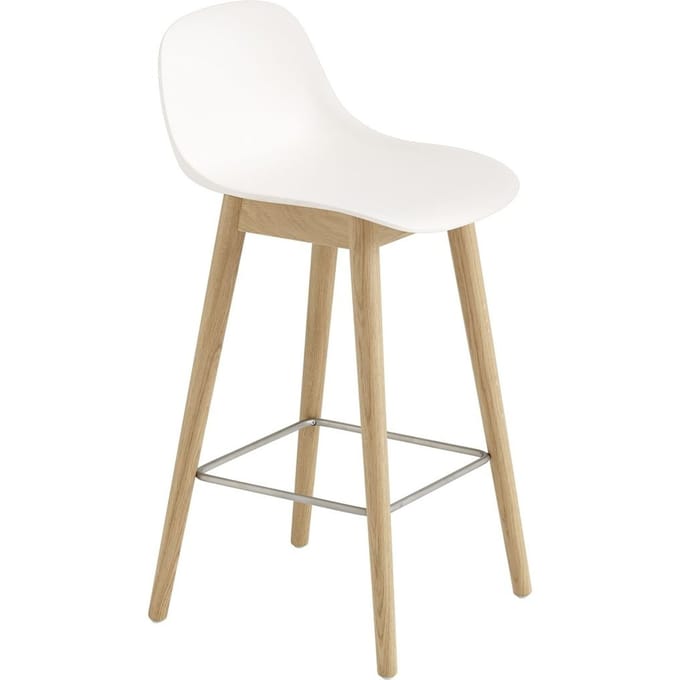 Muuto Fiber barkruk met rugleuning - houten onderstel - wit - frame eiken - H75