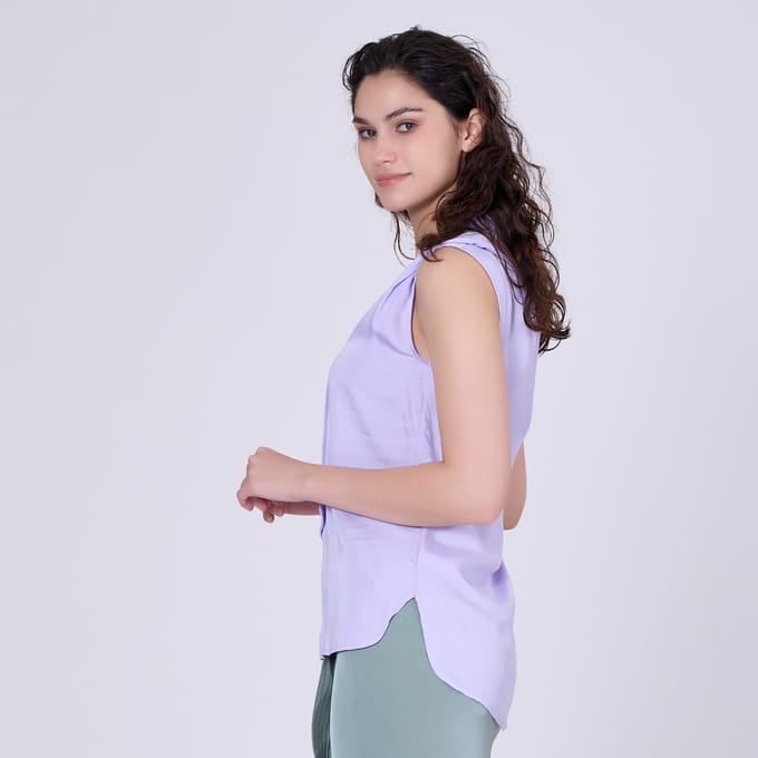 Mouwloze blouse met brede platte kraag