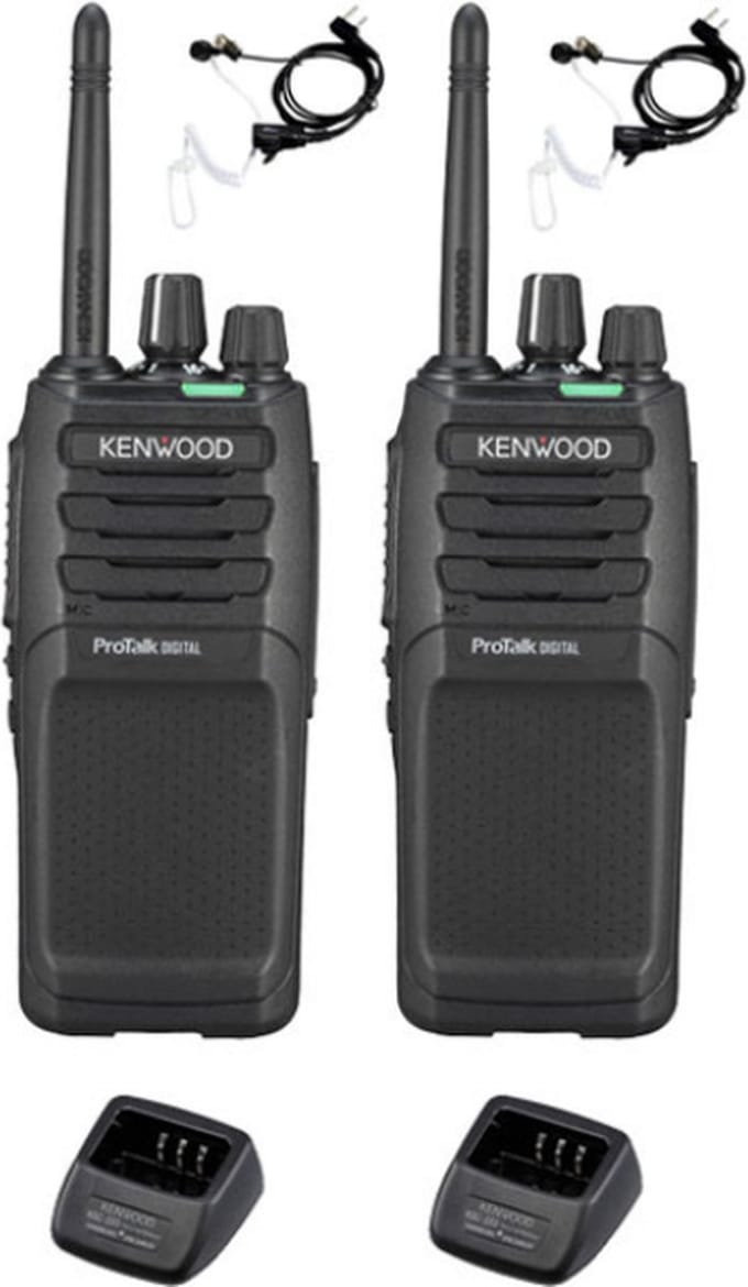 Set van 2 Kenwood TK-3701D met beveiliging oortje en tafellader