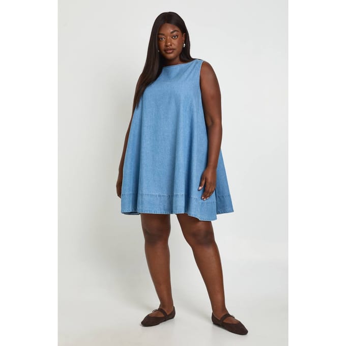boohoo Dames Plus Chambray Racer Swing Jurk | Medium Gebleekt | Maat: 44