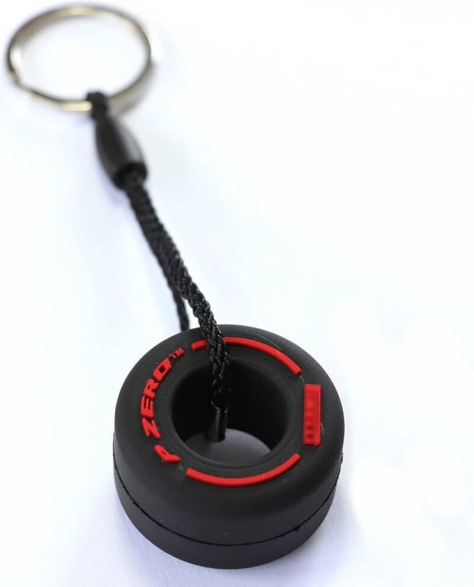 Rode Formule 1 Band Sleutelhanger | Rood Soft [F1 Wiel - P Zero]