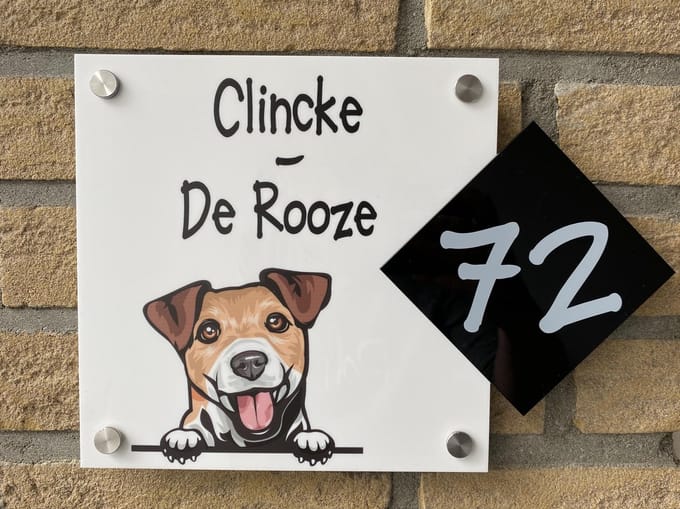 Naambordje / huisnummer voordeur hond jack Russel wit