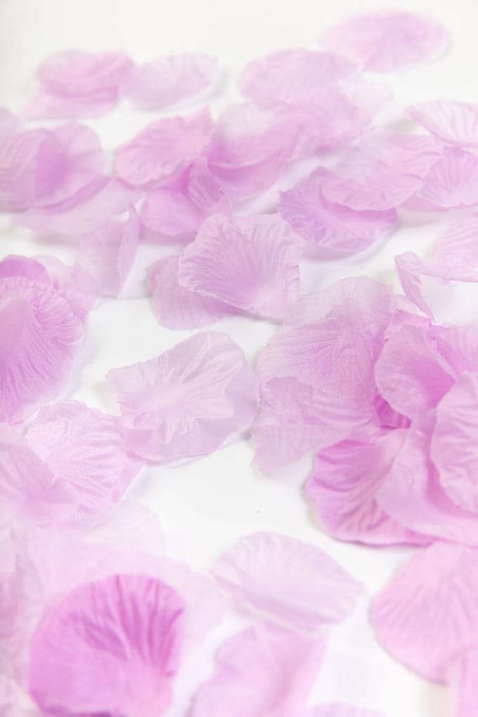 500x Rozenblaadjes Lila - Feest Thema Bruiloft Rozen