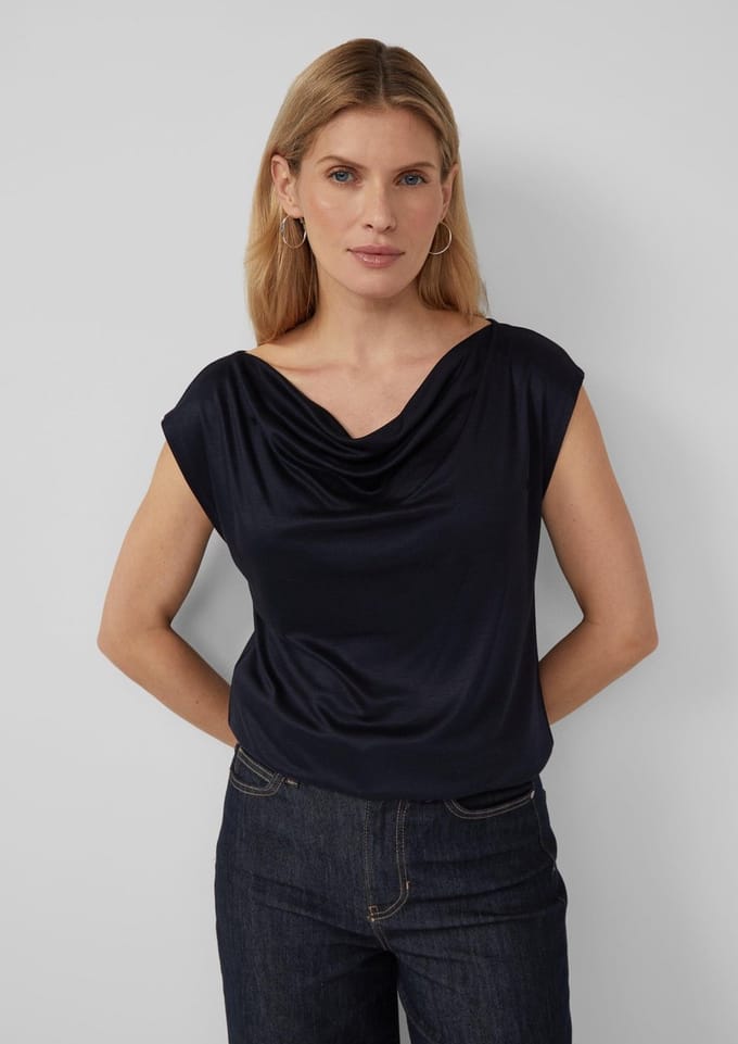 Regular fit blousetop van pure viscose
