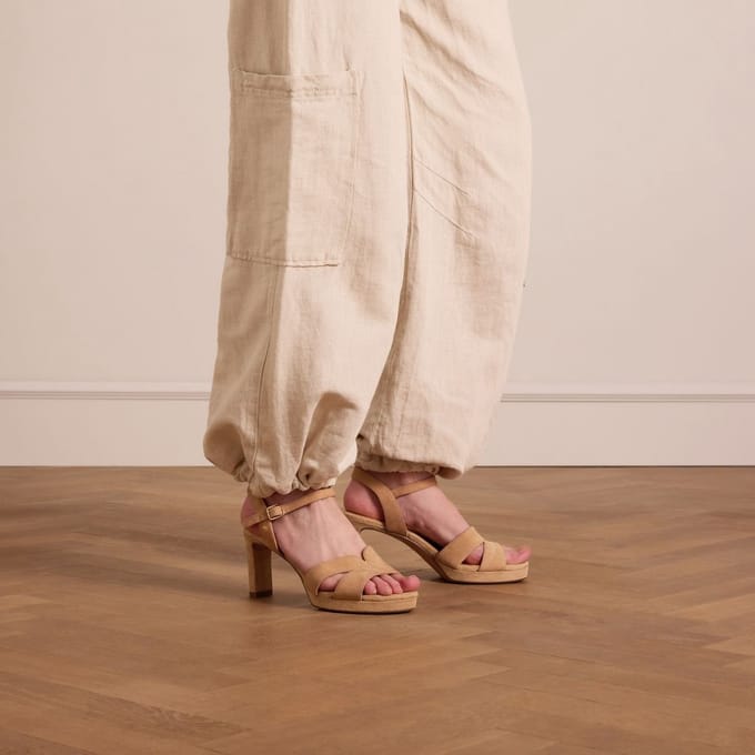 No Stress - Dames - Beige suède sandalen met hak - Maat 37