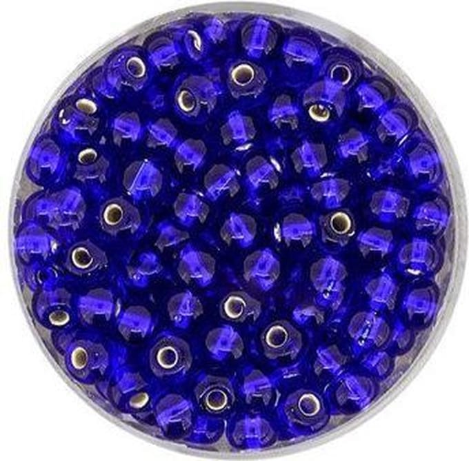 9276-054 Rocailles azuurblauw zilveren kern 4.5mm
