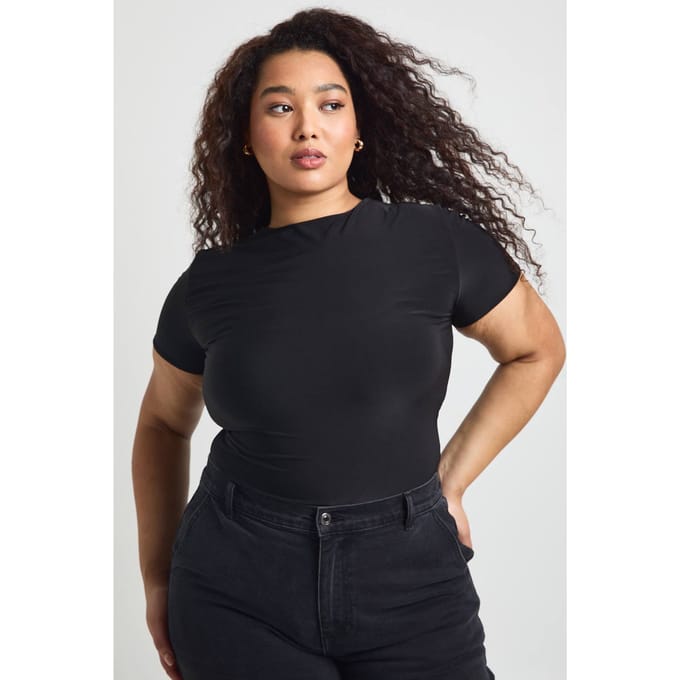 boohoo Dames Plus Dubbele Laag Slinky Getailleerde Bodysuit | Black | Maat: 28