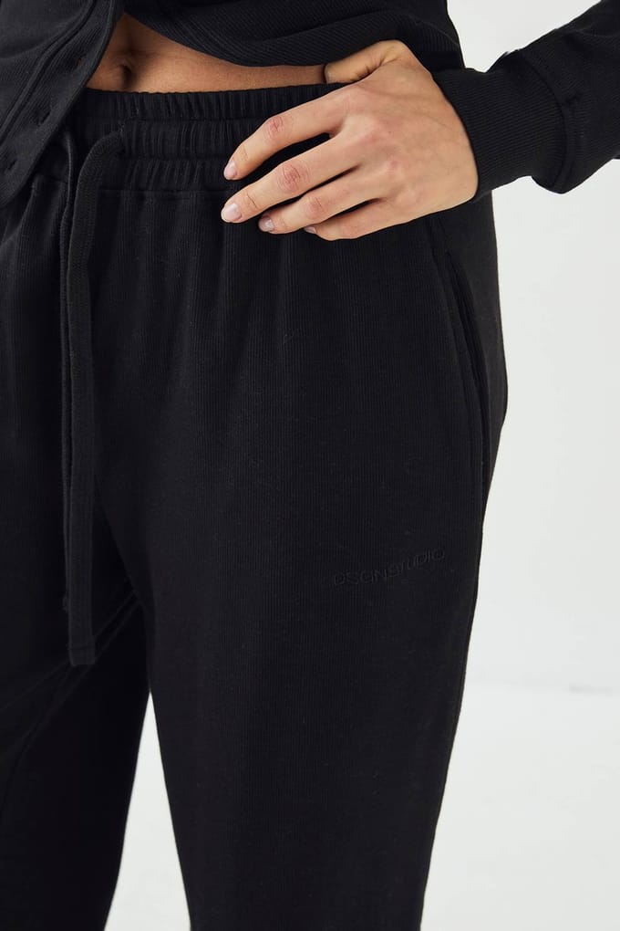 Dames DSGN Studio Heavy Rib Straight Leg Jogger | Zwart | Maat: Small