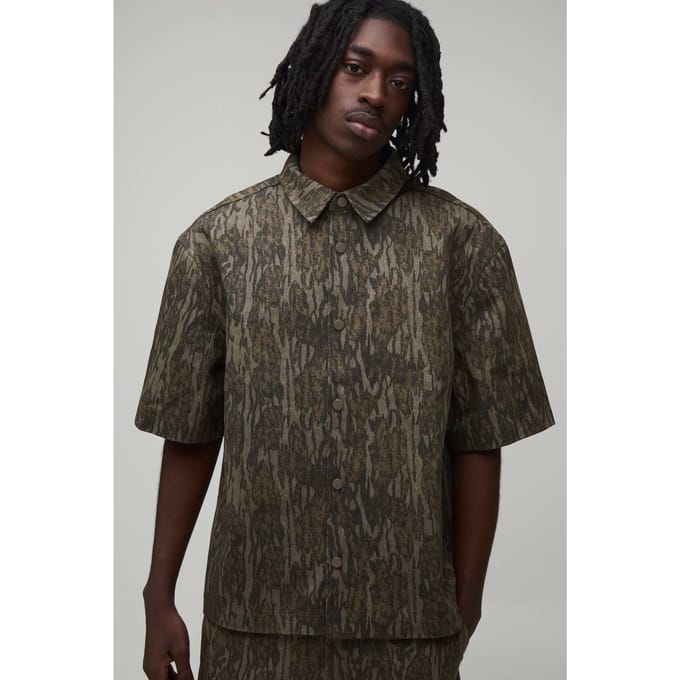 Oversized Shirt Met Korte Mouwen En Abstract Camo-patroon Uit Co-ord Set | Khaki | Size Medium