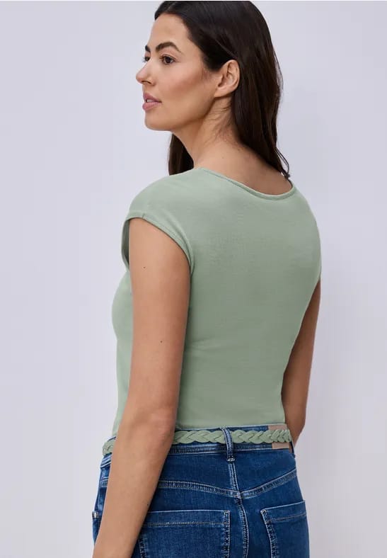 Shirt zonder mouwen met diamanten halslijn