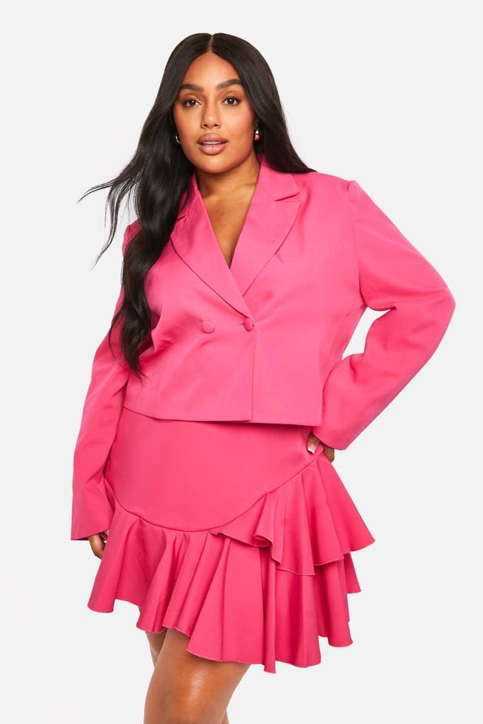 boohoo Dames Plus Ruffle Hem Woven Mini Rok | Felroze | Maat: 54
