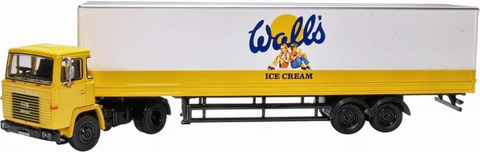 Scania 110 Vrachtwagen met 40ft Koeloplegger
