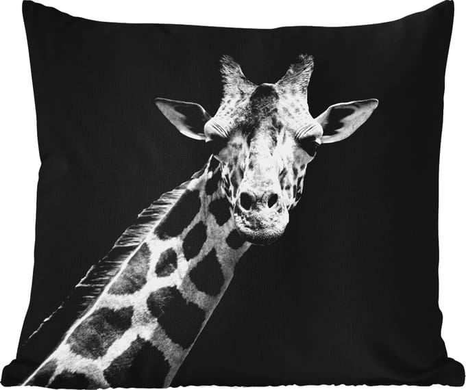 Tuinkussen - Giraffe tegen zwarte achtergrond in zwart-wit - 40x40 cm - Weerbestendig