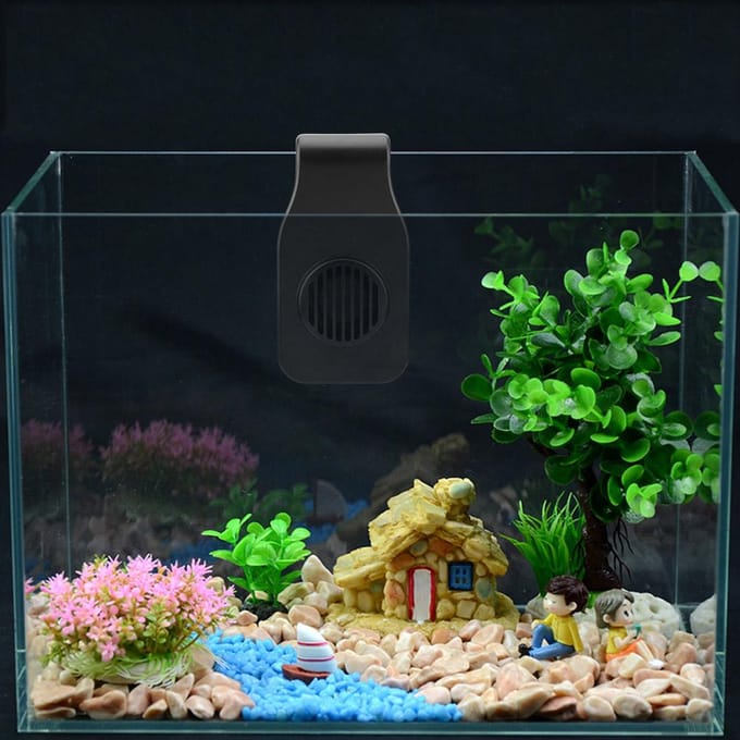 Aan de muur gemonteerd Stil Koelventilatorsysteem voor Water Aquarium Koeler (Zwart) black