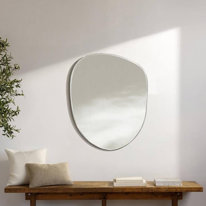 Milton & Oldbrook Wandspiegel 60 x 78 cm Nicosia