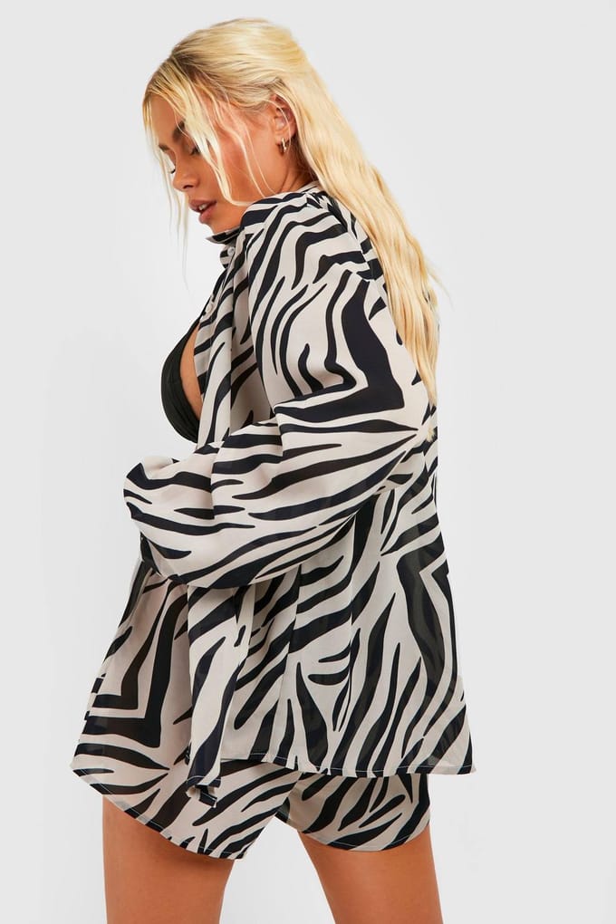 boohoo Dames Zebra Print Overhemd & Short Strand Co-Ord Set | Zebraprint | Maat: Medium