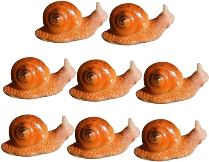 Mini Snail Beeldjes - Tuin Decoratie - Micro Landschap - Hars Materiaal - 8 Stuks - Diverse Kleuren