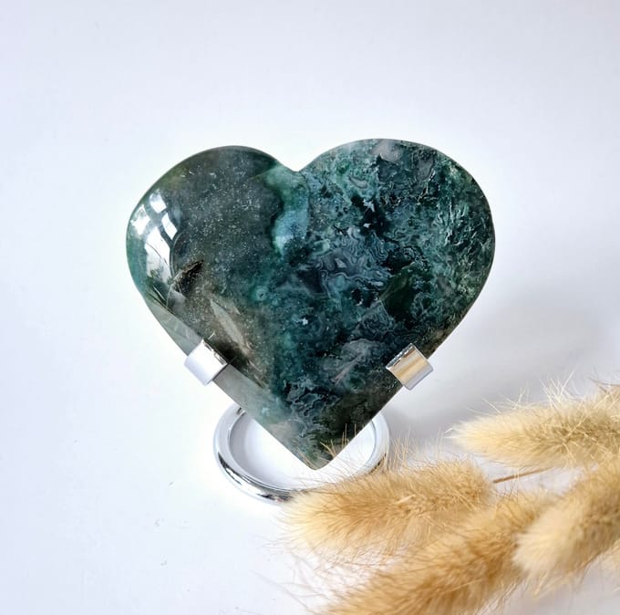 Edelsteen Grote Druzy Mosagaat Hart op Metalen Standaard – #58 188gram