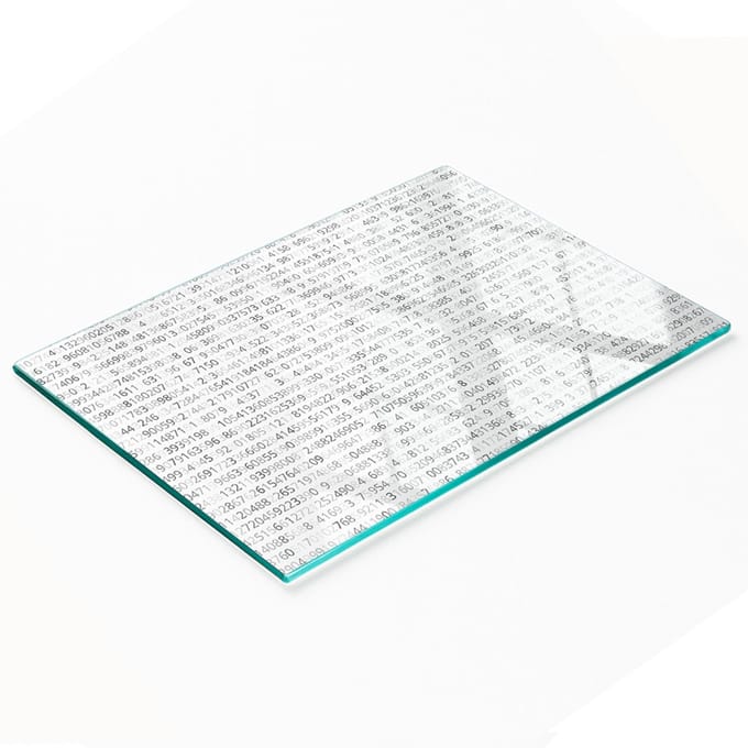 Multifunctioneel decoratief keukenbord van gehard glas met binaire code, 80x52 cm